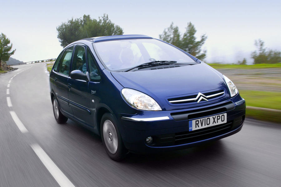 Citroen Xsara Picasso front quarter tracking