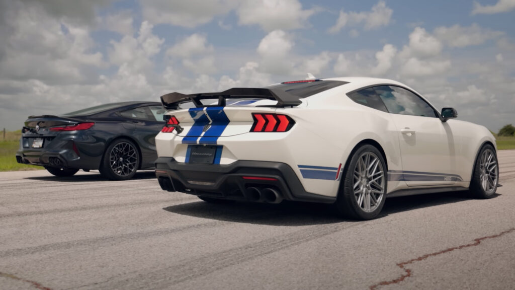 BMW M8 vs Ford Mustang Dark Horse