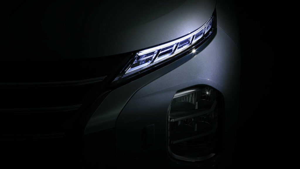 2025 Mitsubishi Outlander Teaser