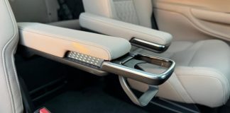 "2025 Volvo EX90: Amazing Rear Seat Cupholders | Giga Gears"