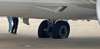 "Boeing 737 Max Tire Blowout Incident: Avoiding Takeoff Collision with Another Plane | Giga Gears"