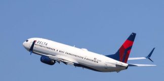 Delta Flight Causes Eardrum Damage Due to Cabin Pressure Failure | Giga Gears