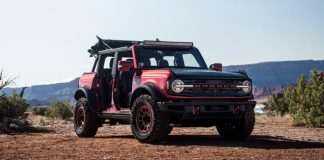 Ford Bronco Thief's Failed Attempt to Drive Over Cop Car Highlights the Limitations of Off-Road Vehicles | Giga Gears