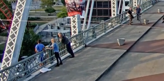 Jon Bon Jovi Rescues Woman on Nashville Bridge | Giga Gears