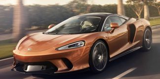 McLaren GT Drivers Alerted to Potential Hood Pop-Up Issue | Giga Gears