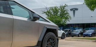 Tesla Cybertruck Dominates EV Truck Sales | Giga Gears